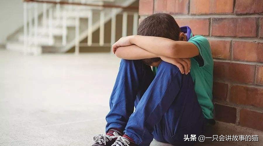 10岁小孩被恶作剧砸成重伤，法院判赔14万，肇事者：只能给5万