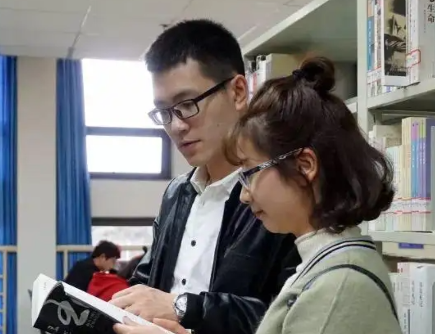 要尽量在大学找对象？男生家长的忠告很现实，大学生别不以为然