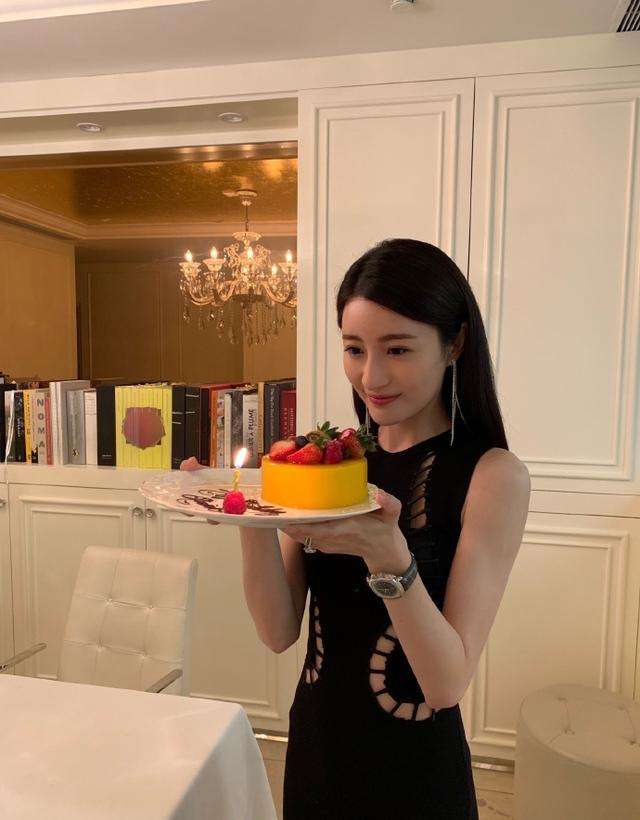 再博视后？TVB知名女星半年连拍三套剧，自曝一周只睡20个小时