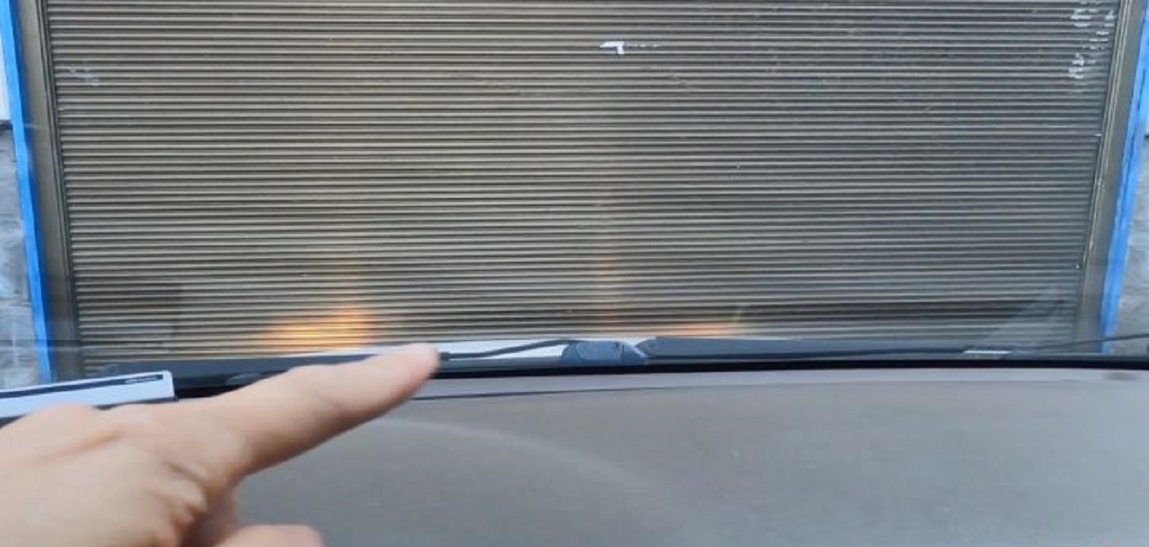 新手如何判斷車頭到墻的距離？記住一個小技巧，任何車型都適用