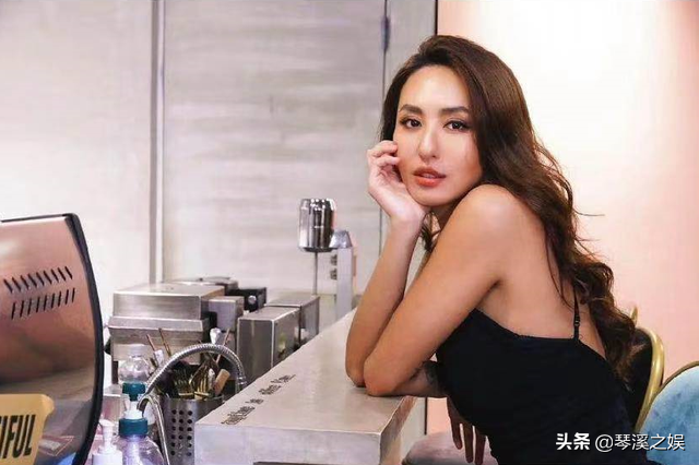 家有千金，放飞自我，7亿豪门千金为买车做酒店小姐