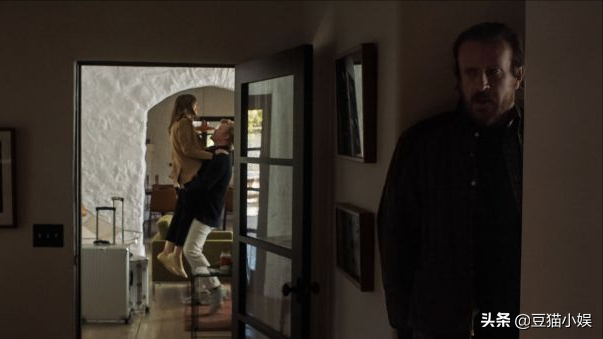 《黄金屋》：以闯空门为背景，透过3位主角的反应揭开电影主题