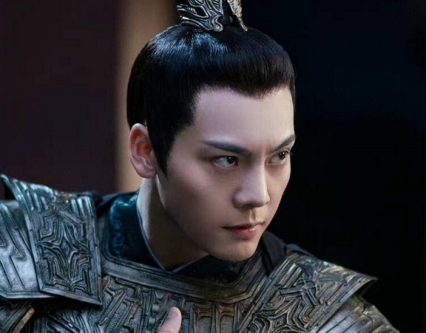 陈伟霆又一古装新剧将袭，宋轶花钿妆容超惊艳，要火的节奏