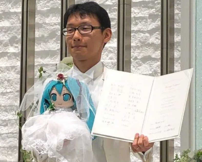 日本男子厌倦做人，耗费200万把自己变成狗，网友：这也太逼真了