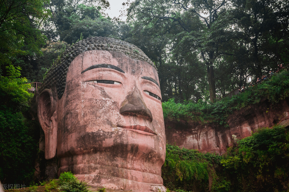 推荐国内的十大世界级美景，个个都是超乎寻常的美景，此生必去