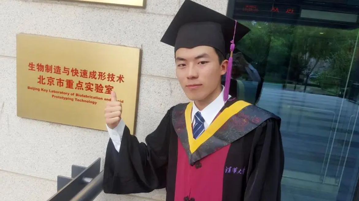 清华学生会主席火了，有资格跟院长平起平坐？学姐说出真实待遇