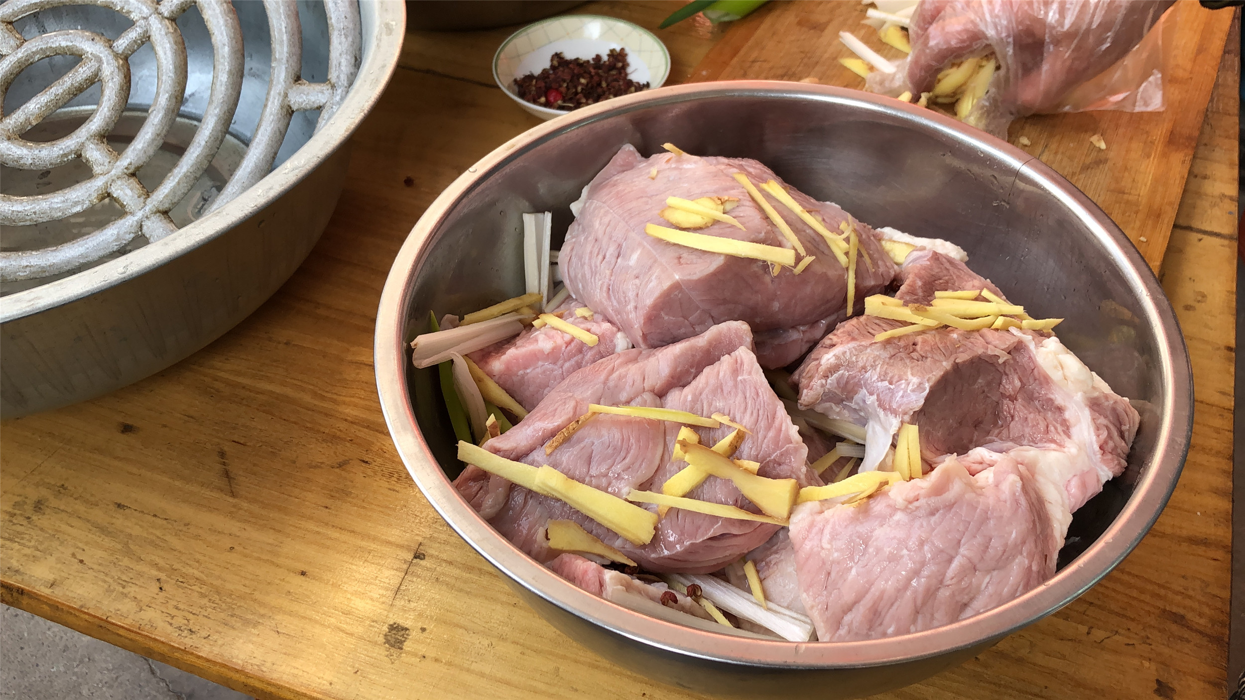 我家拿手的滷牛肉，只需4樣配料，牛肉味道香縮水少，能拿去賣了