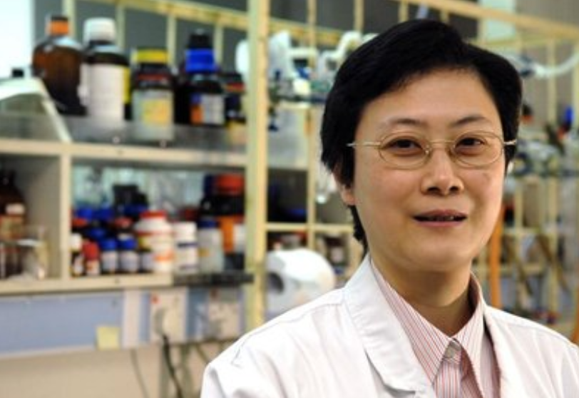 她被称为最美女院士，38岁当选中科院院士，有两件事对他影响最大