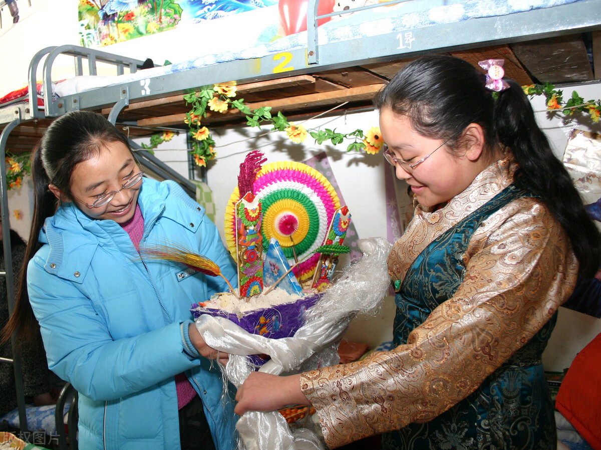 2022年，春节和藏历新年是同一天吗？藏族同胞是如何过年的？