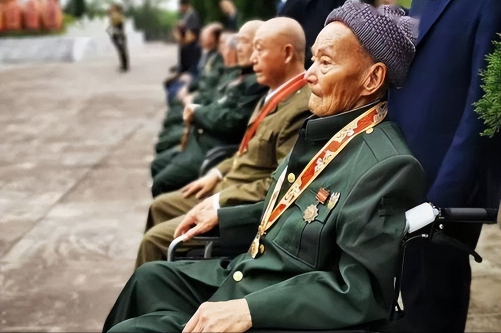 2018年，四川发现一位荣立3次特等功的退役老兵，如今给什么待遇