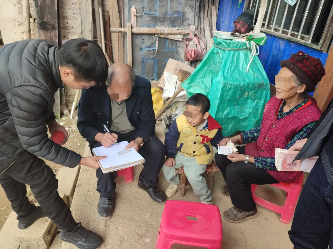 【我为群众办实事】罗平:法官上门提供司法救助