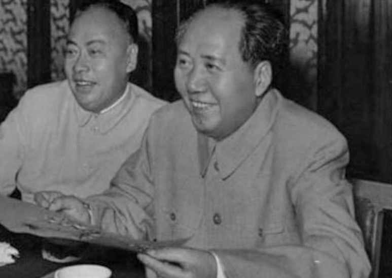 为何毛主席能统领群雄？看开国元帅怎么说，贺龙直接、叶剑英中肯