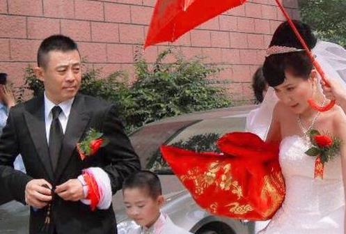 侯勇，为何结了3次婚？他找到幸福了吗？揭秘侯勇的结婚秘事…