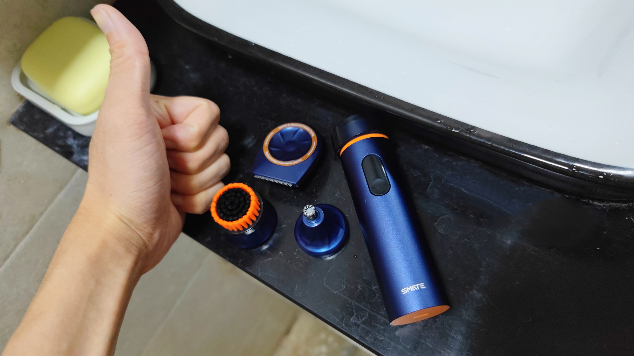 轻巧便携，功能多变！差旅男士依然精致