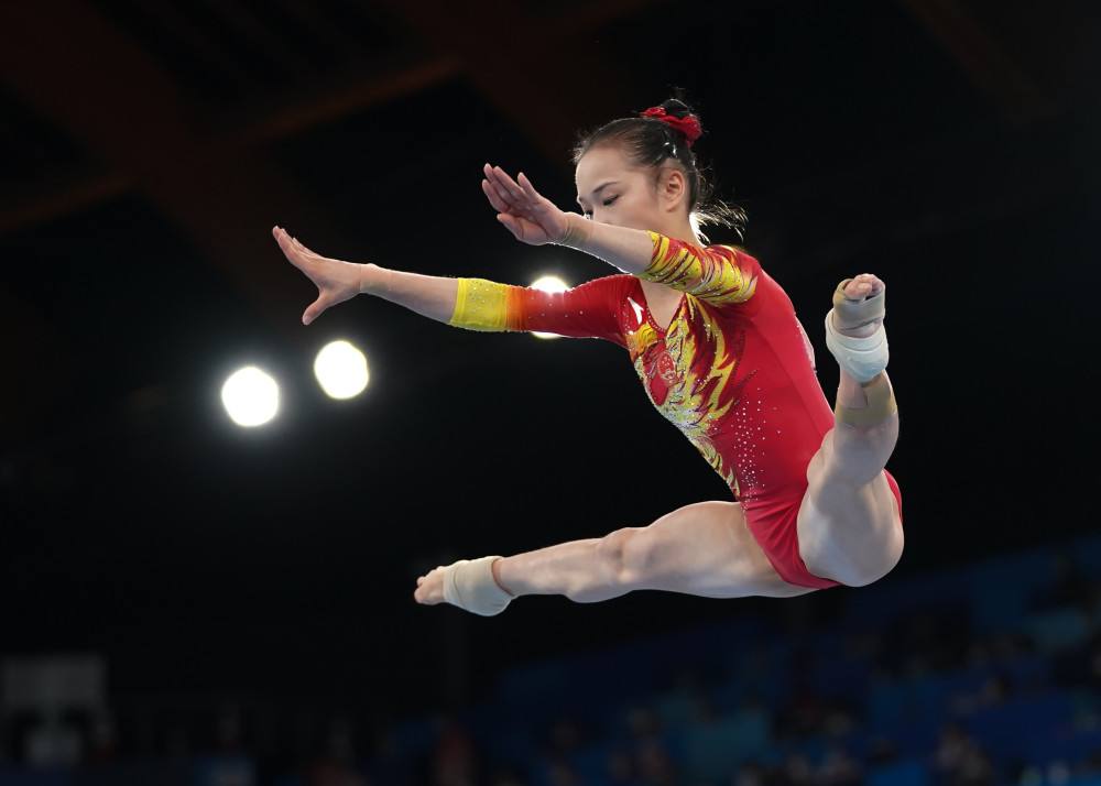 陆莉:16岁替补逆袭夺奥运金牌,18岁因病退役,如今在美国当老板