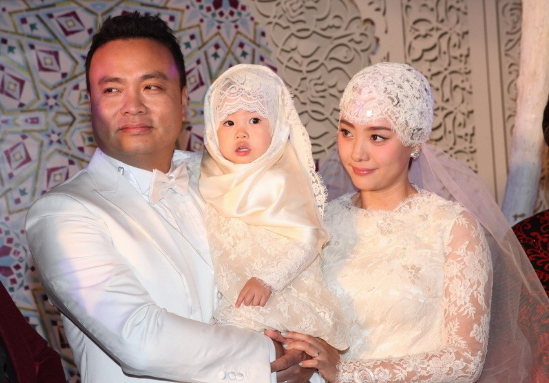 刘园园：逼婚大12岁央视名嘴，携2岁女儿办婚礼，如今过得怎样？