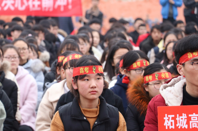 高考时，为何考生要用“2B铅笔”涂卡？看完电脑扫描结果恍然大悟