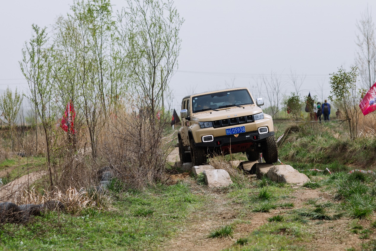 ���ػ�׳�� ��ΪӢ�ۡ�����ԽҰ�����ؾ����ֲ�ԽҰ���Բ����Ļ