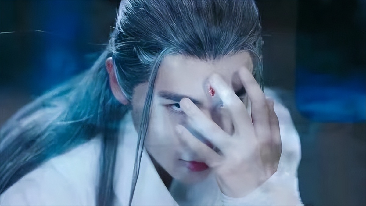 同样是演“白发美男”，有人一眼万年，有人像顶了一头枯草