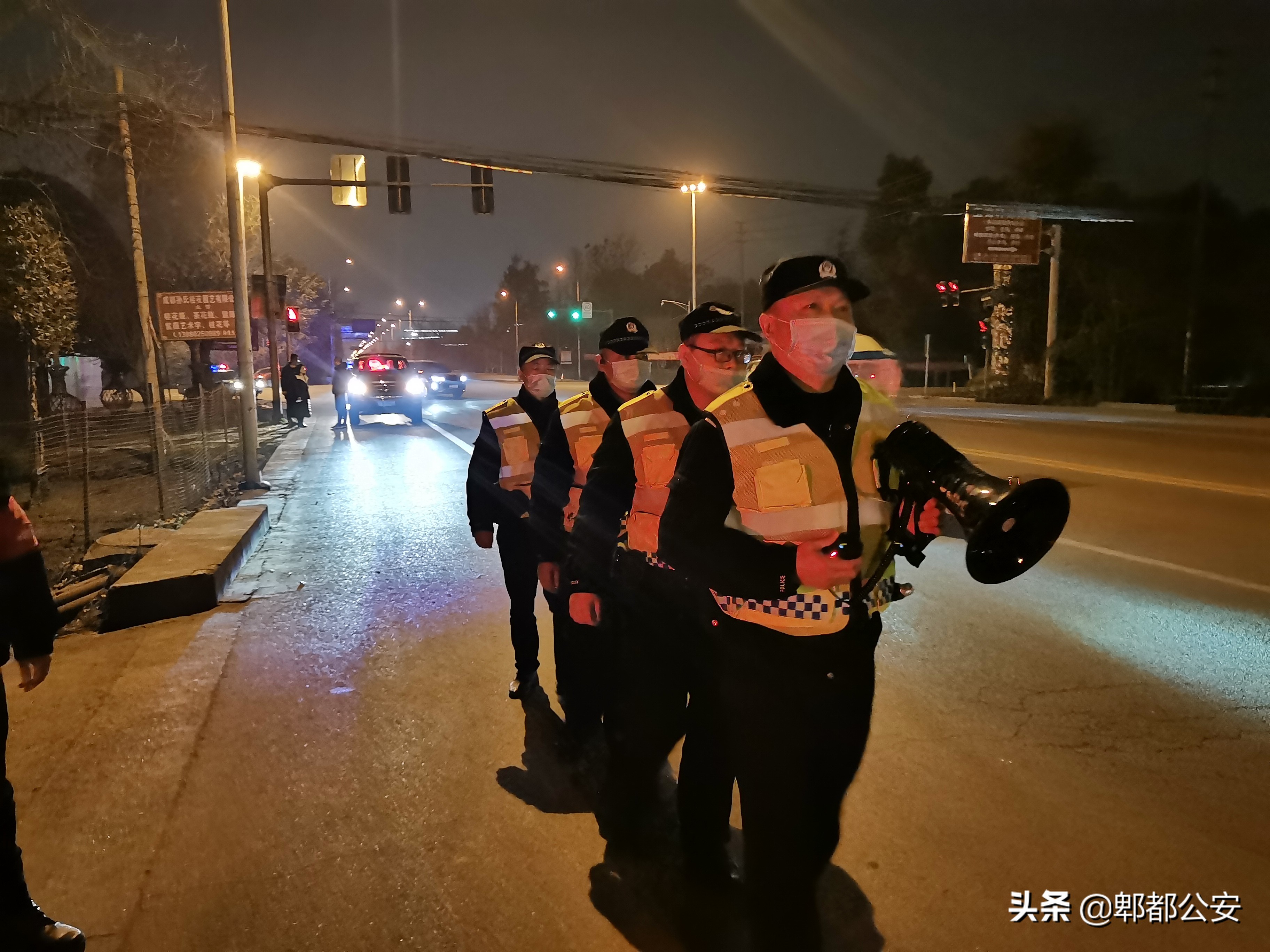 欢乐元宵 平安相伴——成都郫都公安元宵节安保工作侧记