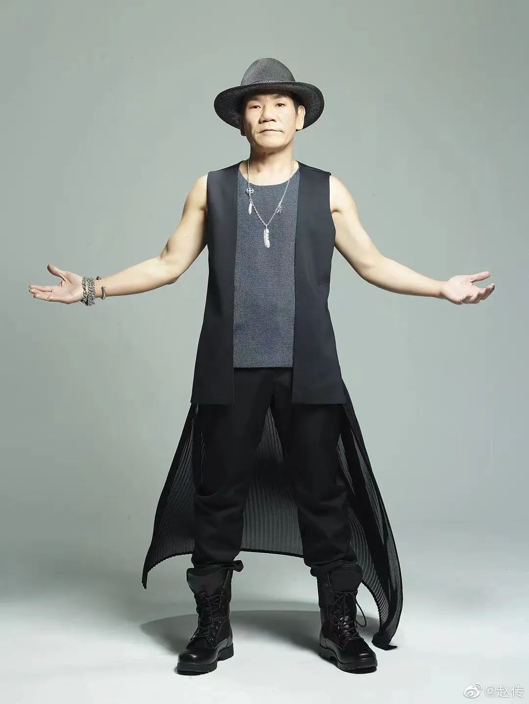 壮心未与年俱老！年过六十岁的他，还在玩最年轻的音乐