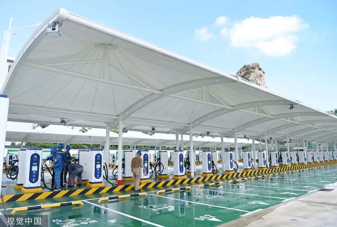 三线魔性城市：钢铁、神车加臭粉