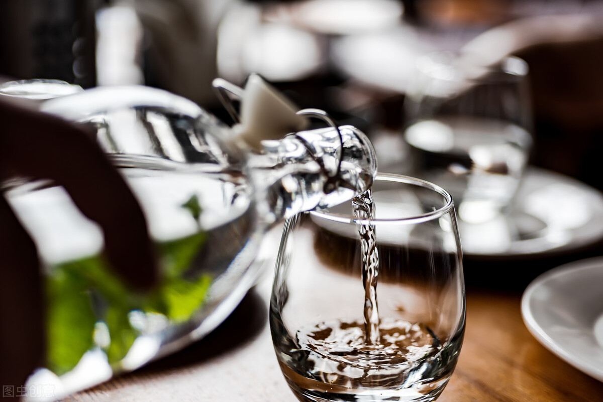 《幸福到万家》：比起婚闹，这个陋俗受害群体更广泛