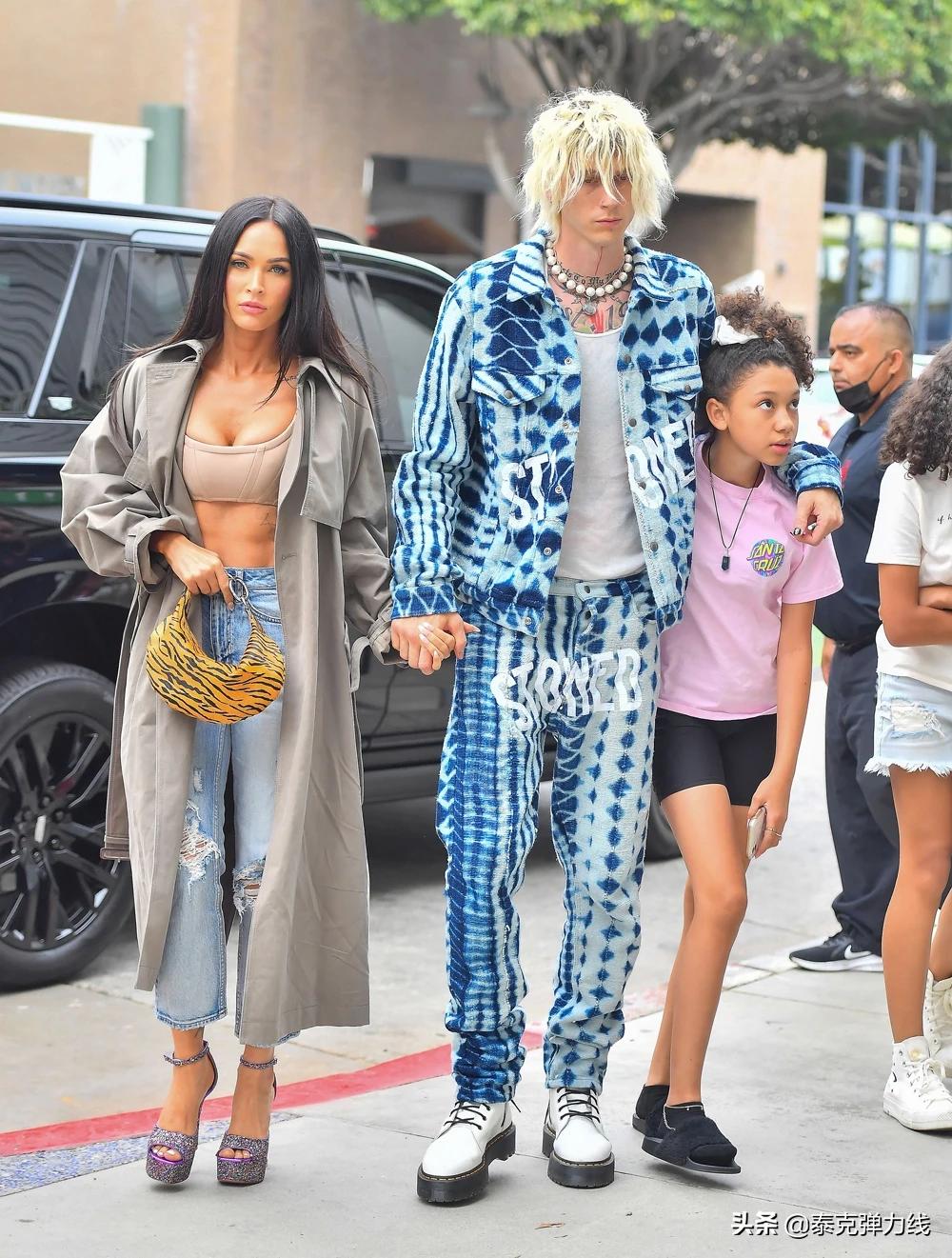 机关枪凯利的粉红色生活真实而黑暗：和女友梅根通电话时差点自杀