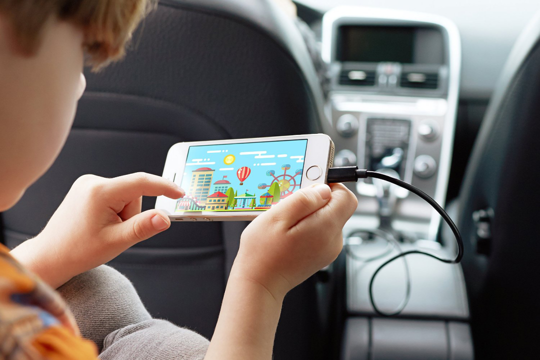 用了10年智能手机，结果充电姿势都是错的