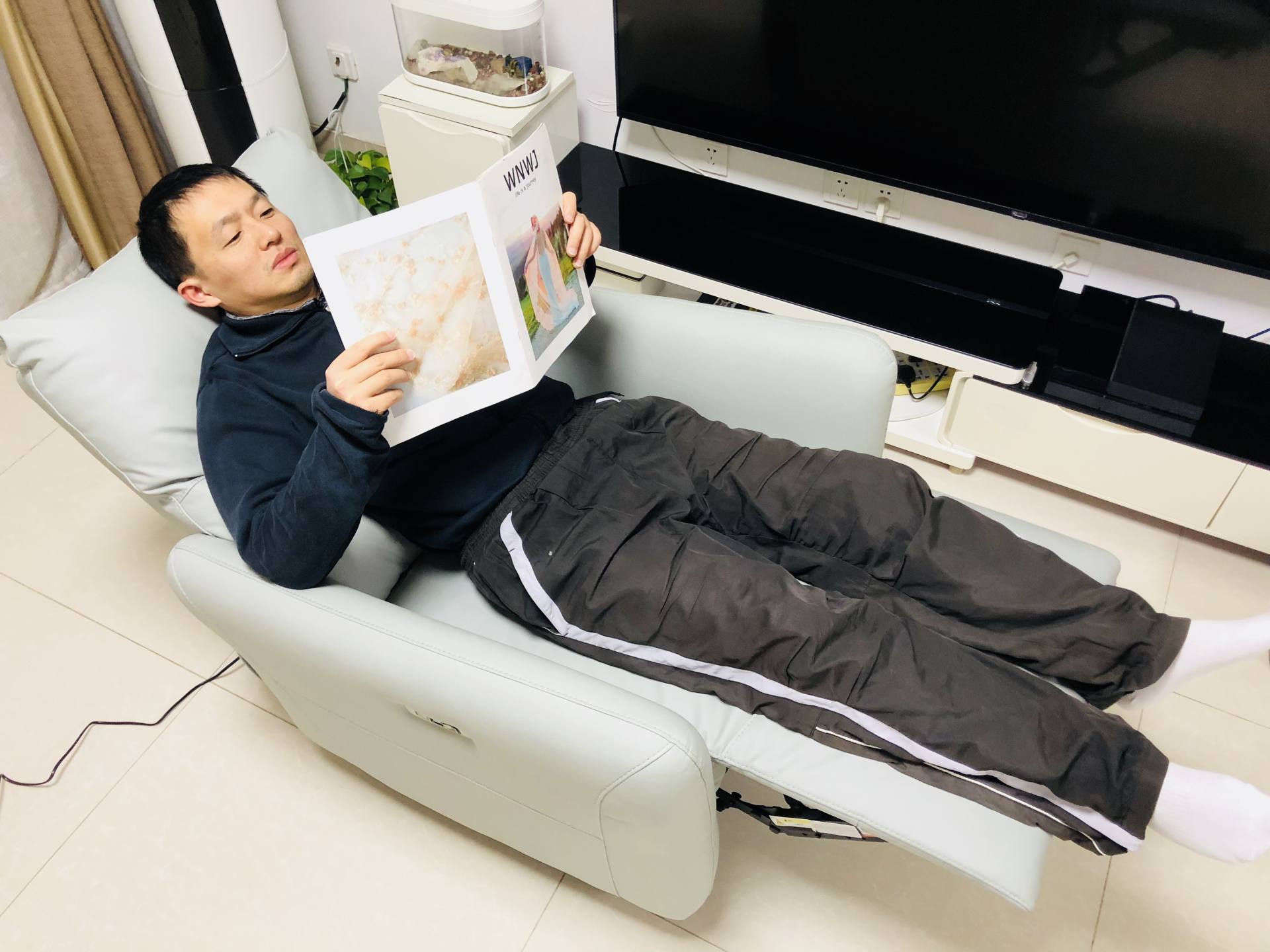 居家好物分享，比床還舒服的8H COZY智能按摩沙發