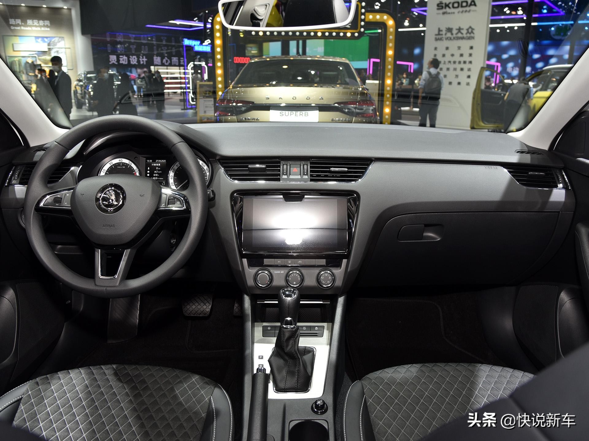 9.99万起，速腾兄弟车，内饰大众，实拍明锐