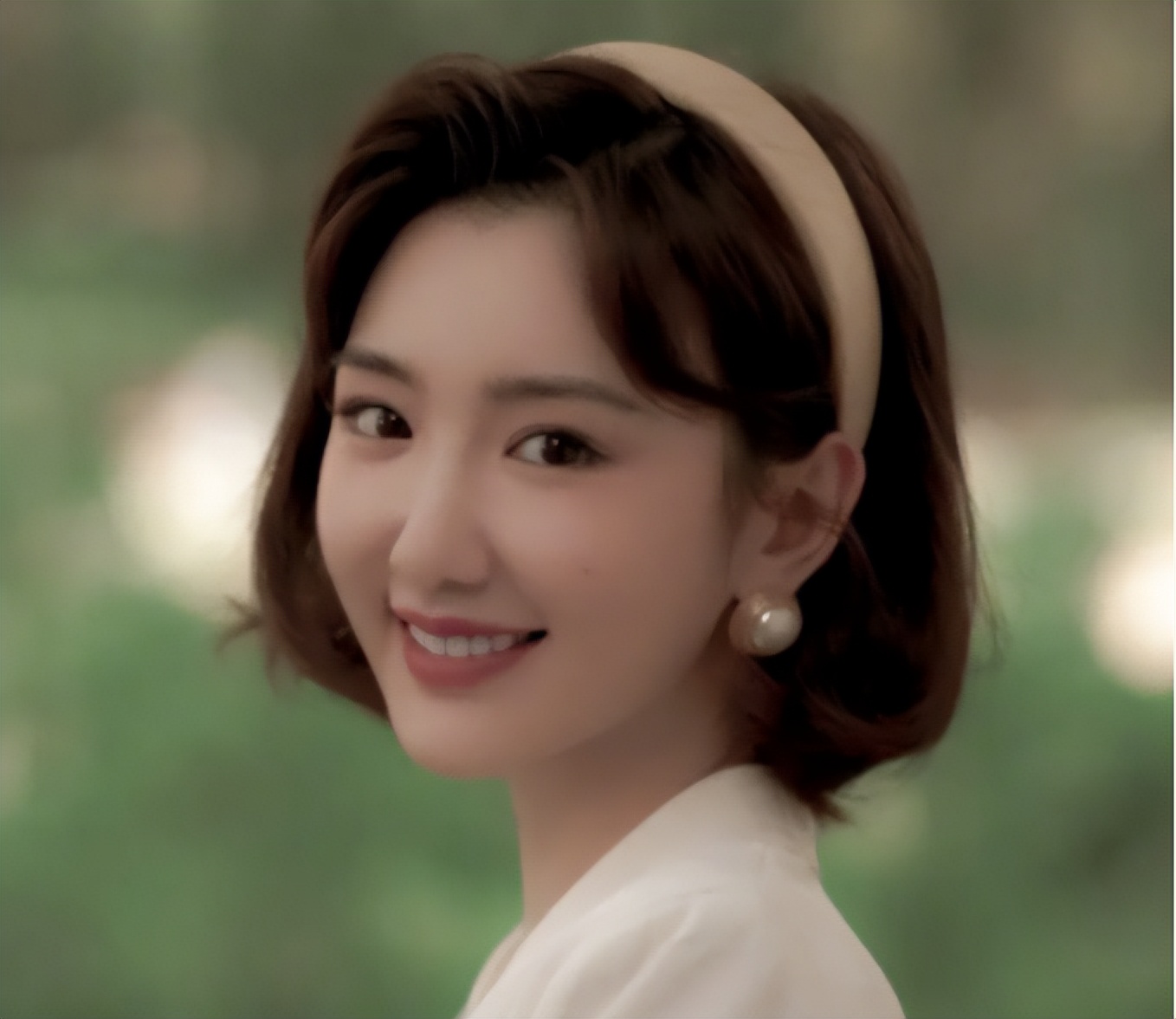 娃娃脸我只服这12位明星！有人30岁还能演高中生，个个青春永驻