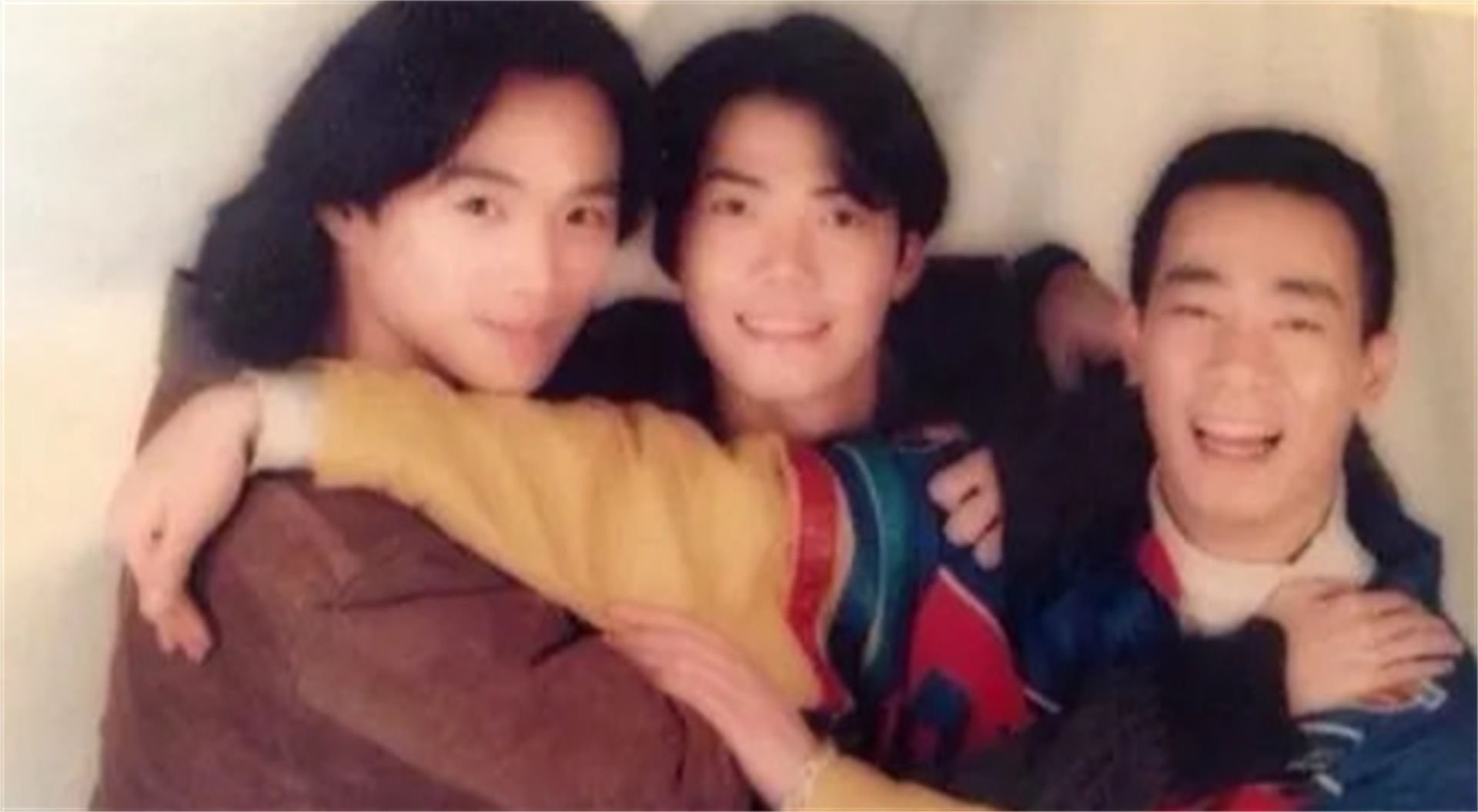 《古惑仔》3人组再聚，早已忘却当年恩怨，陈小春开口叫“大哥”