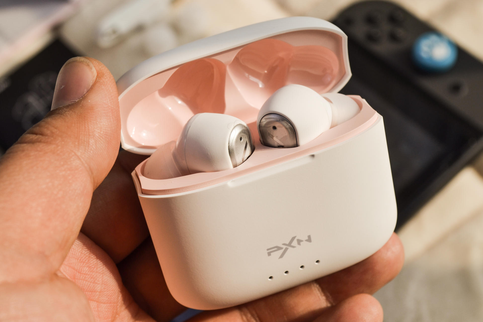 游戏模式主动降噪都想要？试试PXN莱仕达TWS混合耳机