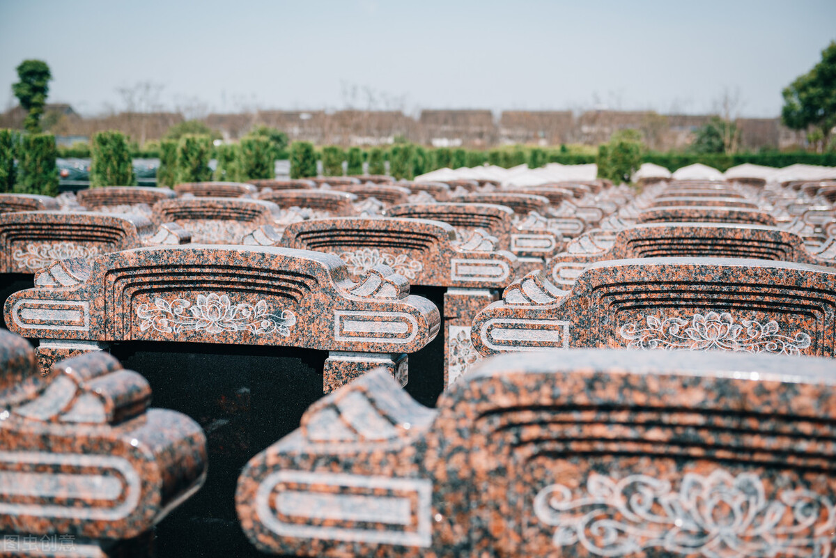 八首诗词寄托清明哀思，是中华民族的文化传承