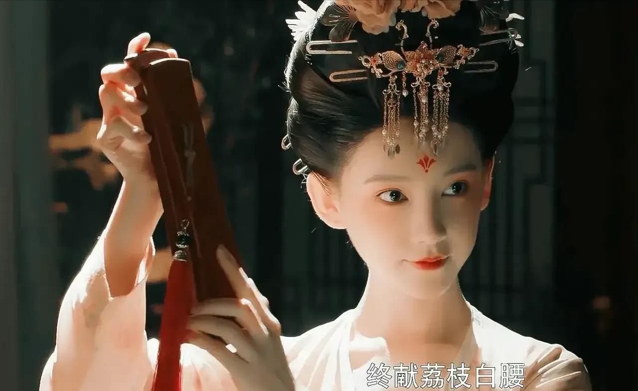 古装VS现代堪称“换头”！多演点古装戏吧，我能磕一辈子