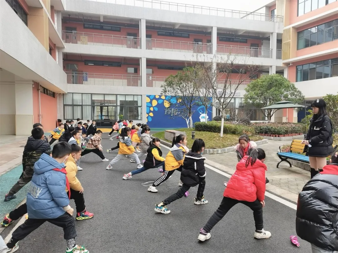 童年不同样 乐考伴成长——双流实小外国语学校体育期末测试