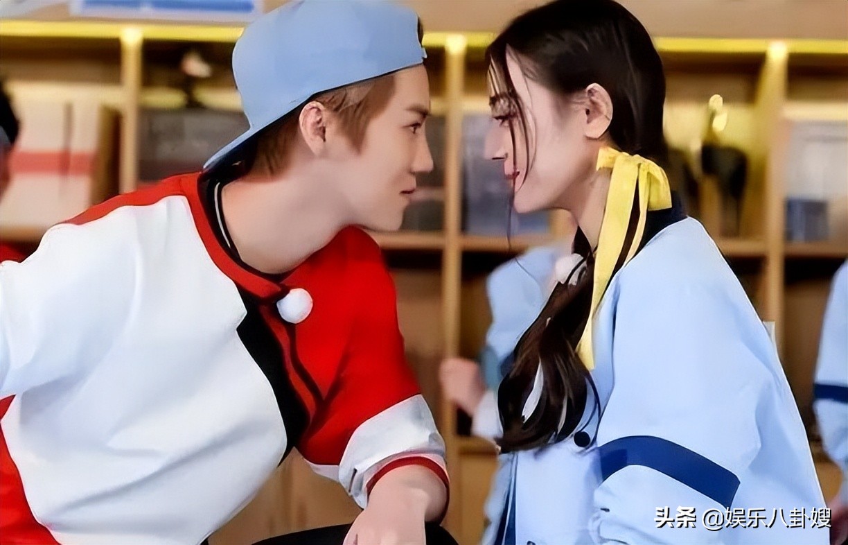 蔡徐坤白鹿步鹿晗迪丽热巴后尘，因《奔跑吧》被磕成大白菜cp？