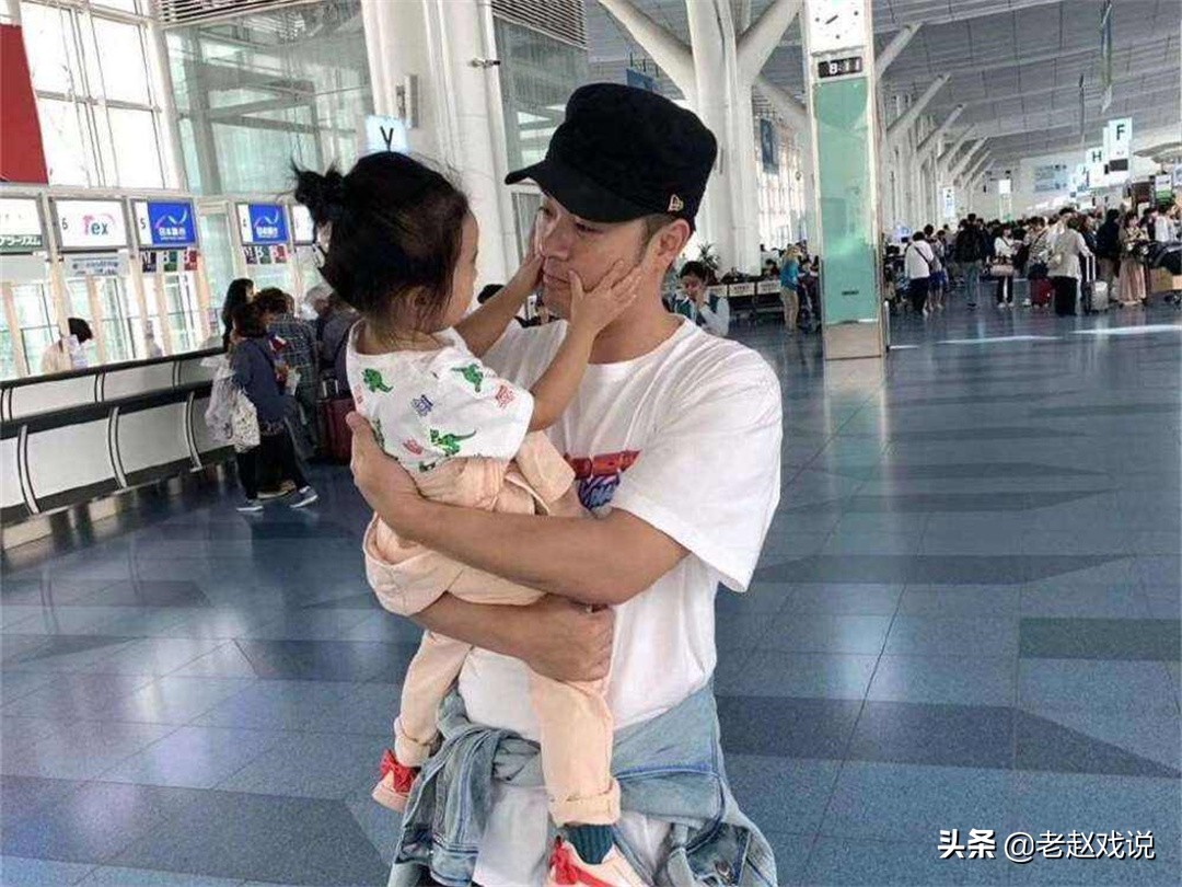 黄晓明杨颖7年终以离婚收场，他们当初爱得多深，现在脸就有多疼
