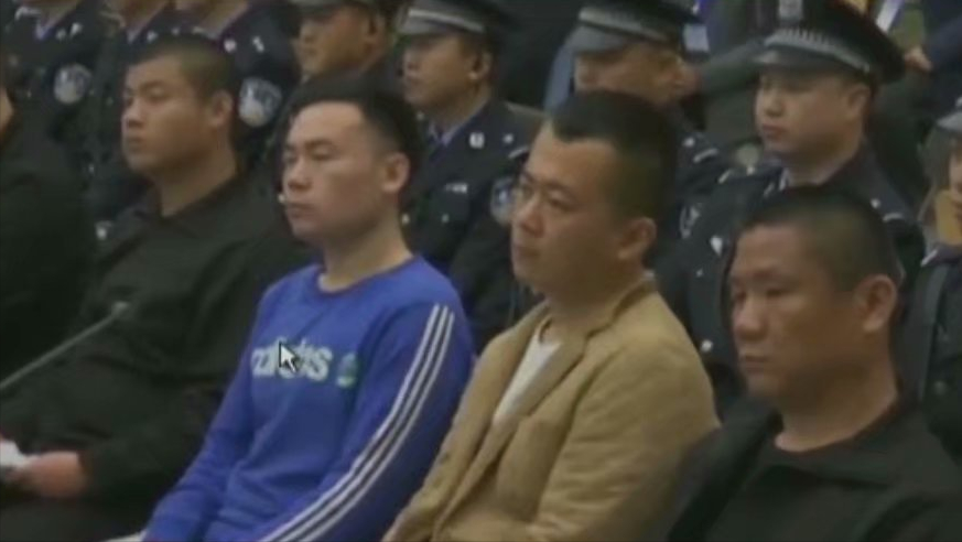 2016年山东小伙因母亲受辱，持刀刺死一人被判无期，结局如何？