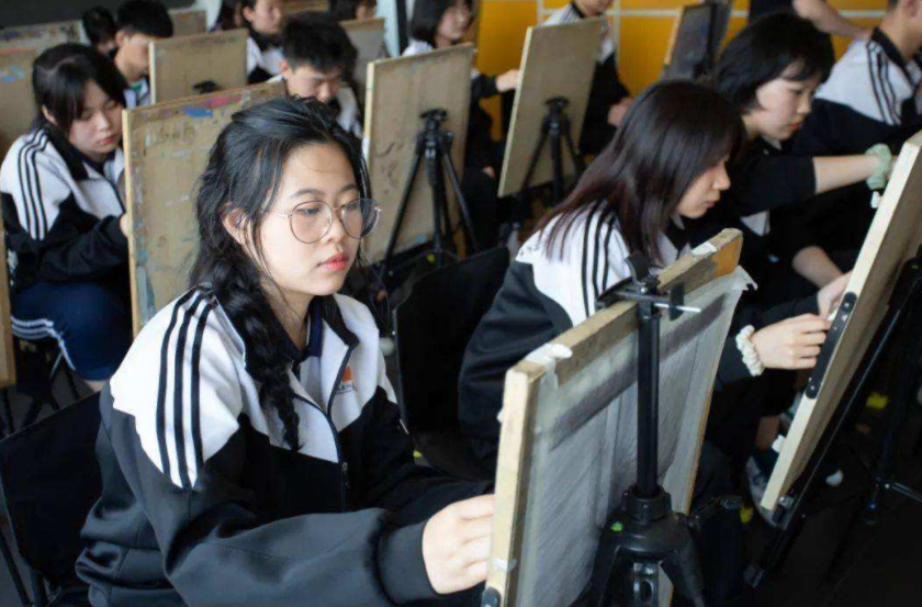 美术生毕业就等于失业？25个专业名单公示，绘画不过是其中之一