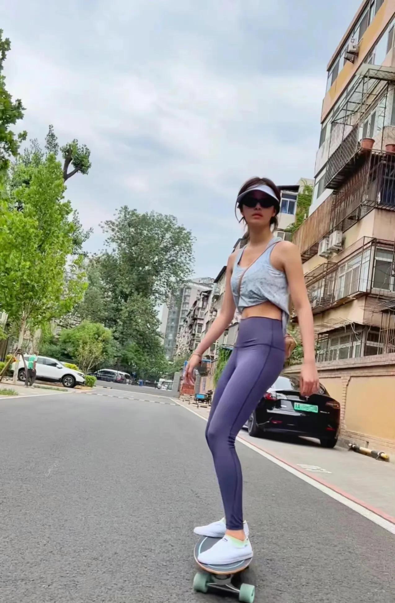 杨釆钰这小酒窝真迷人