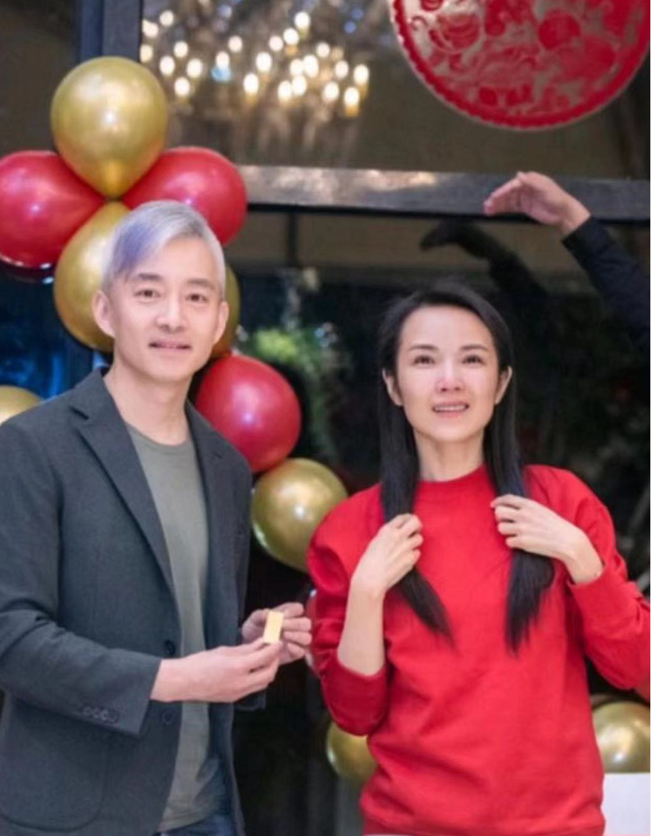 明星结婚纪念日过法有多夸张？有人摆名酒示爱，有人互送古董珠宝