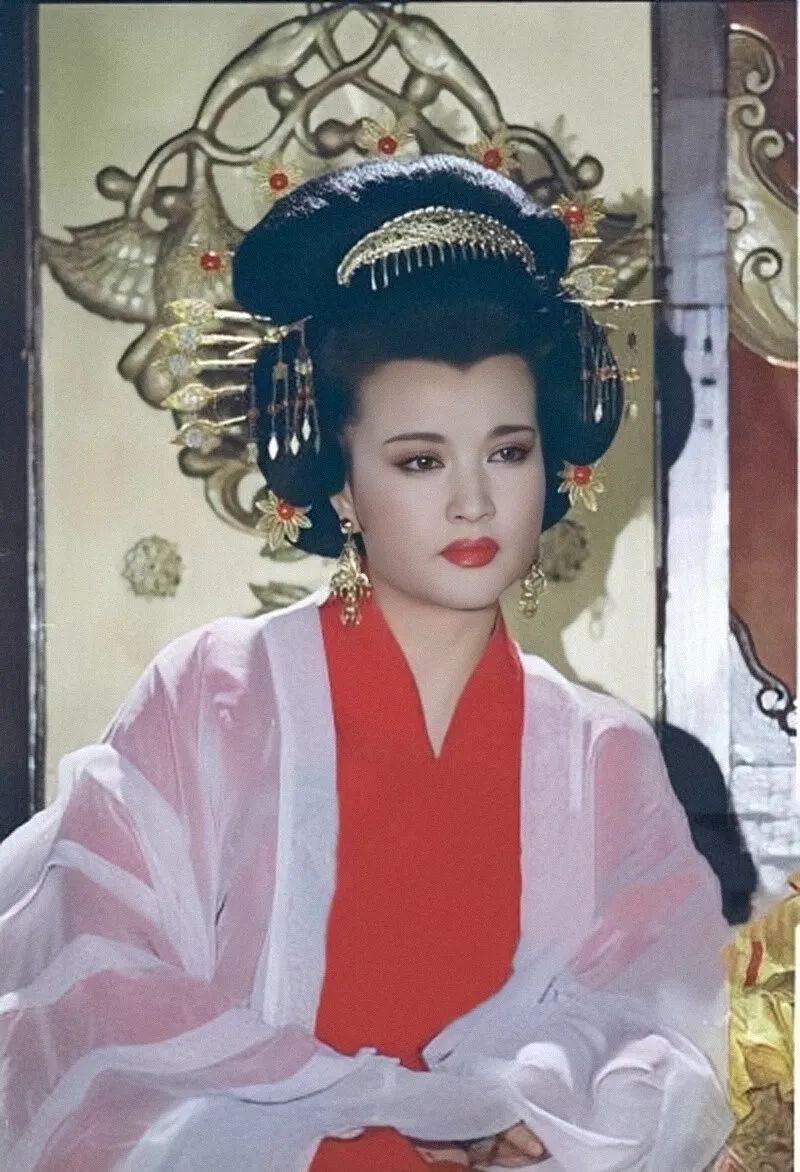 16位同一角色，前期单纯萝莉PK后期腹黑御姐！谁的黑化最带感？