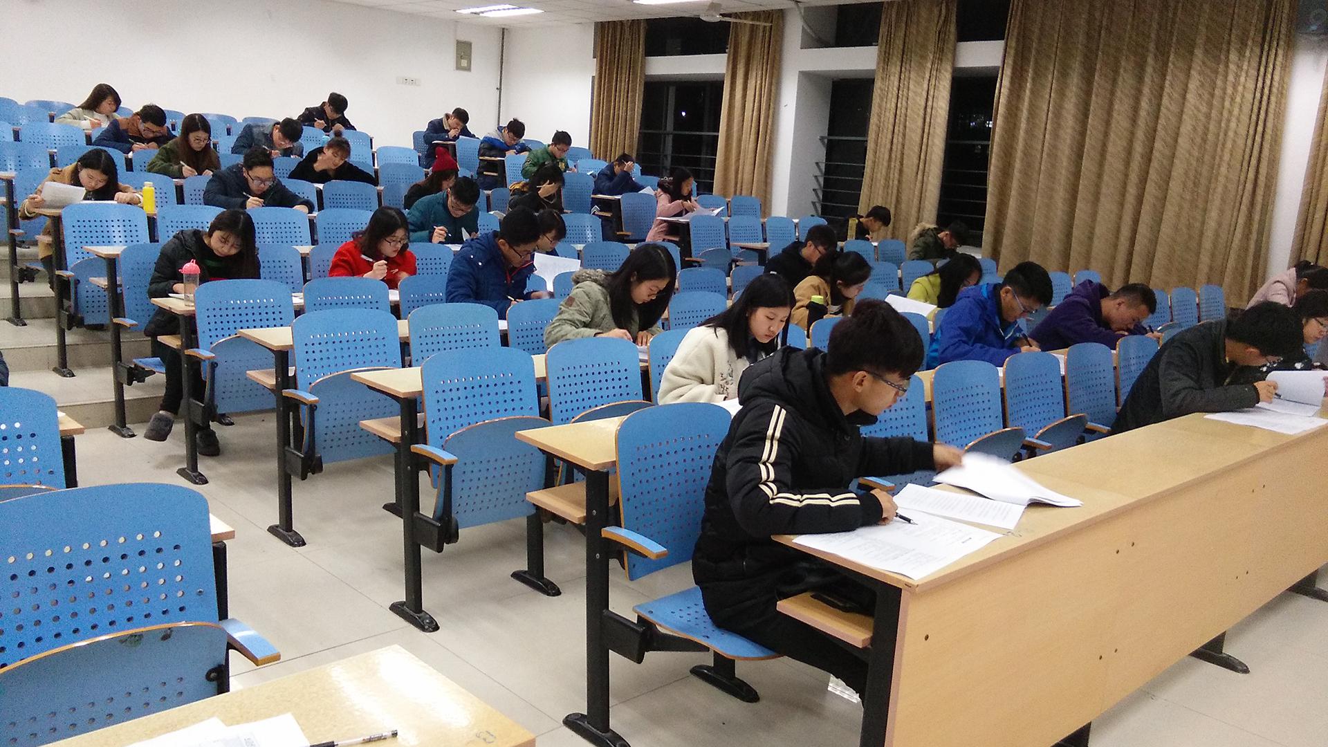 说实话，2022考研数学虽难，却比2020年还是差了点