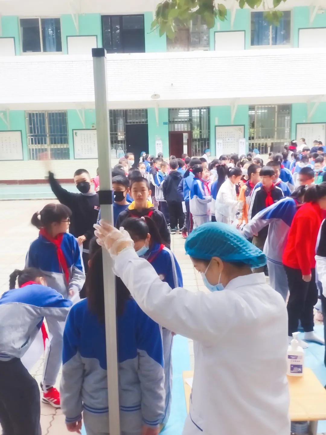 成都高新区中和小学开展学生体质测试工作