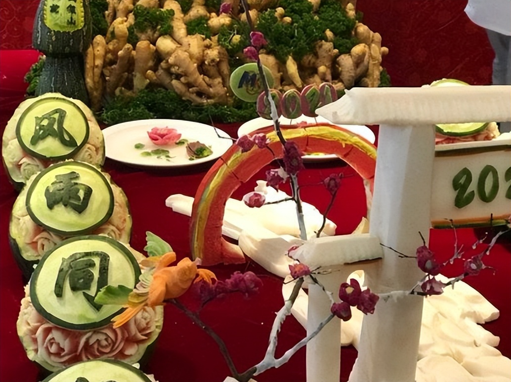 大学“阴间食堂”走红，边吃饭边觉得背后冒凉风，网友：地府风情