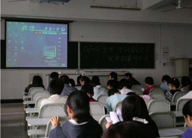 武汉大学撤销“鸡肋”专业，在校生看法罕见统一：早该推陈出新了