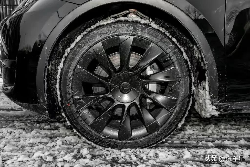 兼具优雅与动感的中型SUV，特斯拉Model Y产品力解读