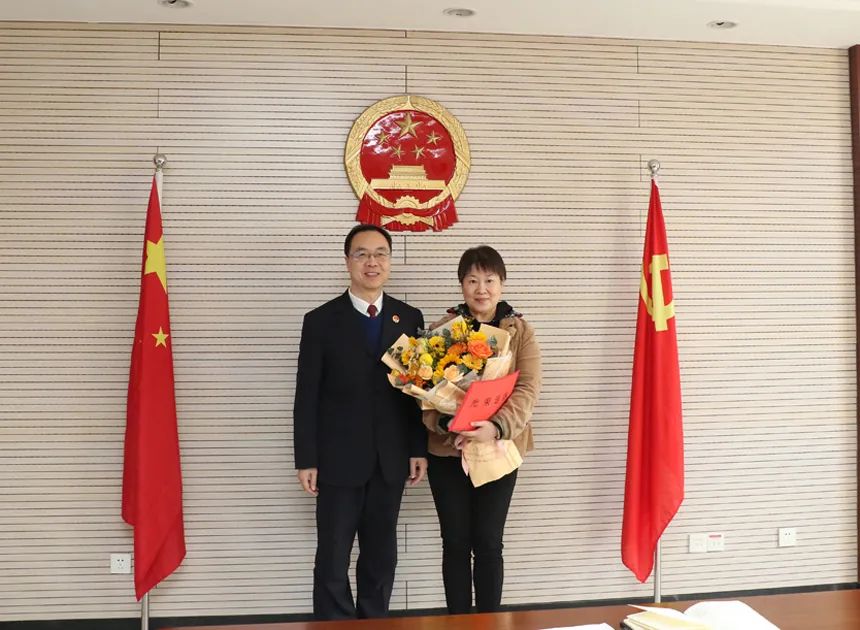 “光辉岁月 检察有你”--张店区检察院举行干部光荣退休欢送会